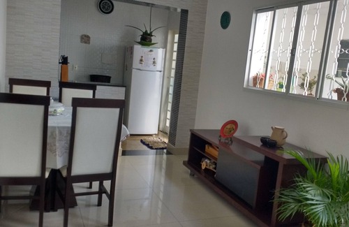 Santa Terezinha House | House with 03 bedrooms and all with air conditioning & garage