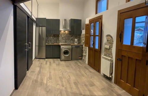 Llamero Cottage | House with enclosed porch (ideal for pets), barbecue, ping pong table. VV 2047 AS