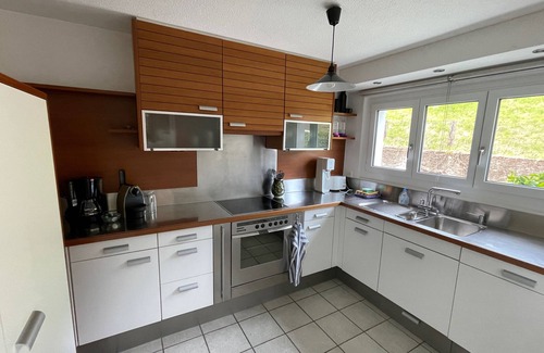 Meggen House | House with garden and fantastic views in Meggen