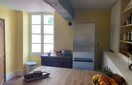 Noyers-sur-Serein House | House with garden in village center
