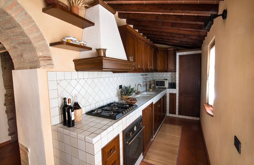 San Pietro in Bossolo House | House with garden in the hills of Chianti