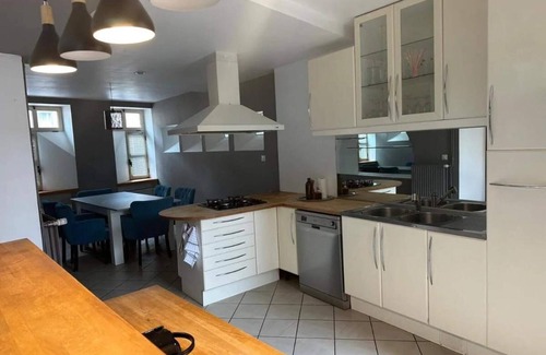 Bourgoin-Jallieu House | House with Jacuzzi, hypercentre, BBQ terrace and private studio