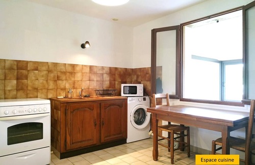Gouloux Cottage | House with large garden 15min walk from Saut de Gouloux