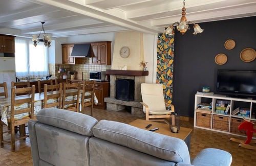 Le Vivier-sur-Mer House | House with private terrace!