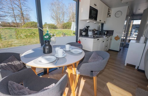 Bad Bederkesa House | Houseboat 2 See-Maid. Decelerating and cozy-modern.