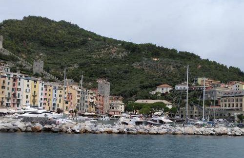 La Spezia Boat Rental | Houseboat ∙ 3 bedrooms ∙ 6 guests