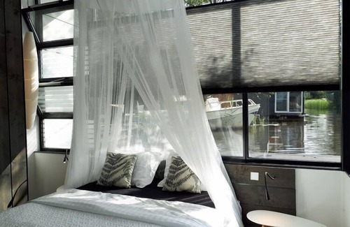 Giethoorn Apartment | Houseboat Intermezzo