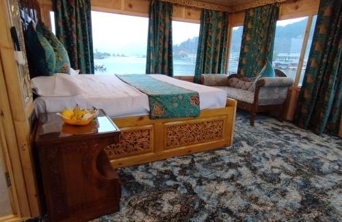 Nagin Bagh Resort | Houseboat Plato Excellence