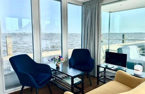 Offingawier House | Houseboat Robbedoes