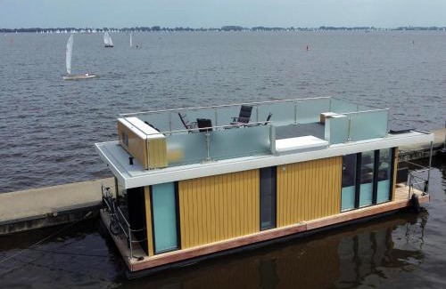 Offingawier House | Houseboat Robbedoes