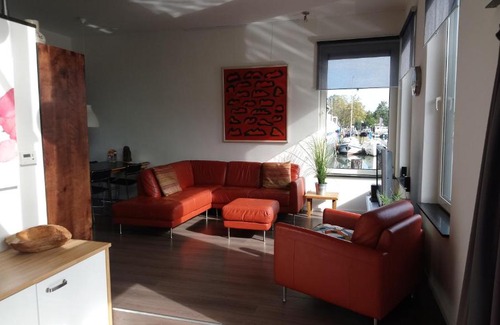 Amsterdam North Bed & Breakfast | Houseboat Vliegenbos