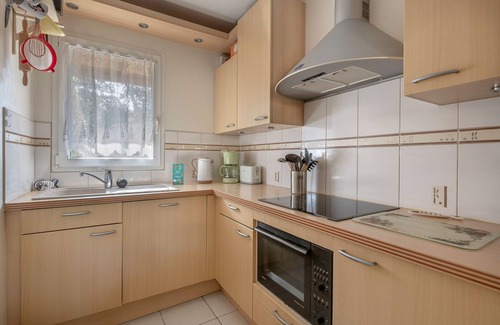 Saint-Brevin-les-Pins Ski Chalet | Housse for 4, 500m at the beach