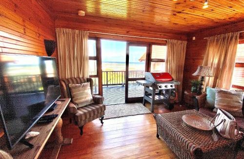 Aston Bay Ski Chalet | Houtboschbaai 9 Pelikaan