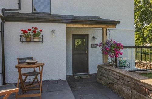 Welton House | How Hill Farm Cottage