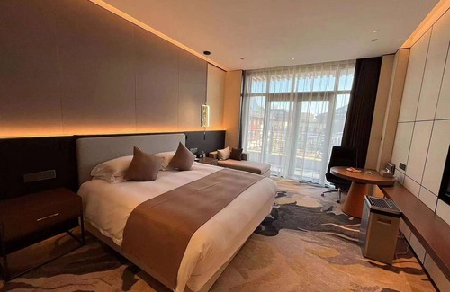 Chengwu County Hotel | Howard Johnson by Wyndham Bole Plaza Chengwu