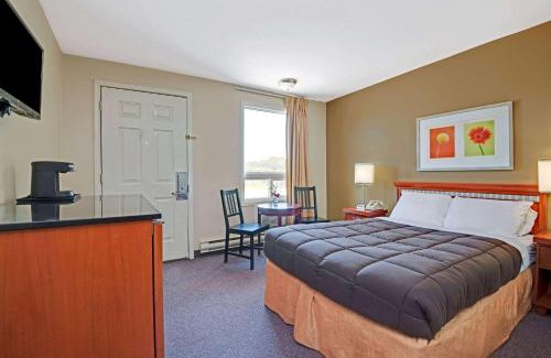 Lindsay Hotel | Howard Johnson by Wyndham Lindsay