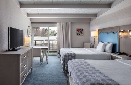 Middletown Hotel | Howard Johnson by Wyndham Middletown Newport Area
