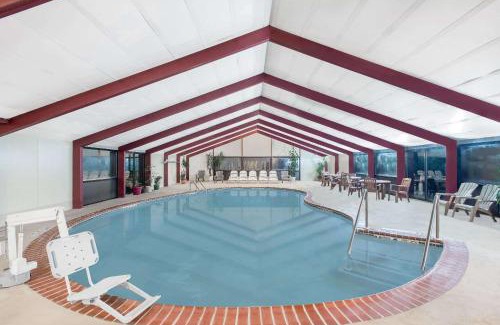 Saugerties Hotel | Howard Johnson by Wyndham Saugerties