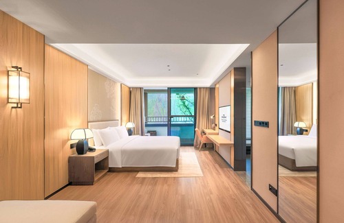 Jingyang District Hotel | Howard Johnson Hot Springs Plaza Yinghuashan