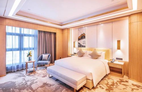 Yanjiang District Hotel | Howard Johnson New District Plaza ZiYang