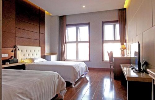 Pichaiyuan Hotel | Hua Qi Kaiserdom Hotel Zhongshan Road St Michael's Cathedral and Zhanqiao Pier Qingdao