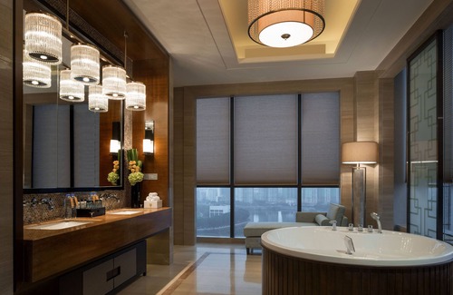 Jiangcheng District Hotel | HUALUXE Hotels & Resorts Yangjiang City Center by IHG