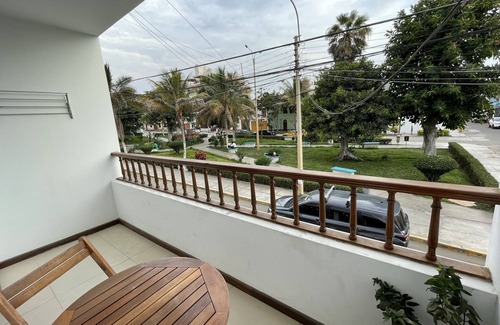 Trujillo Apartment | HuanchacoStudio/KingBed/Balcony/Tv/Wifi