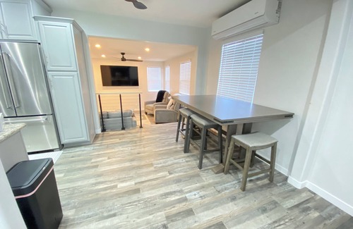 Rancho Dominguez House | HubCityJewel-KingBed-Fenced Yard-LAX-SoFi-Disneyland