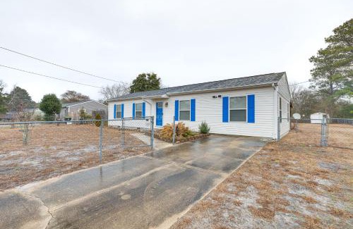 Hubert House | Hubert Home Rental with Patio, Near Hammocks Beach!