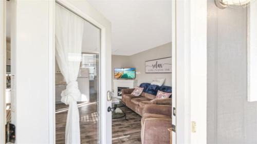 Ottawa House | Huck Finn