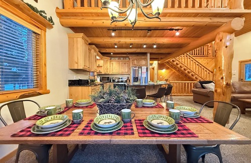 Island Park House | Huckleberry Lodge* 6Br, 3Ba, Sleeps 20, Hot Tub, Wifi, Bbq Grill, Close to ATV Trails