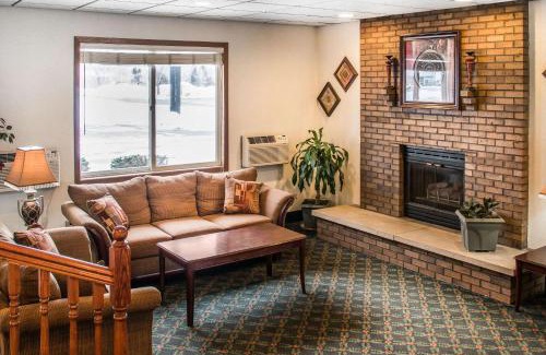 Hudson Hotel | Hudson Inn & Suites