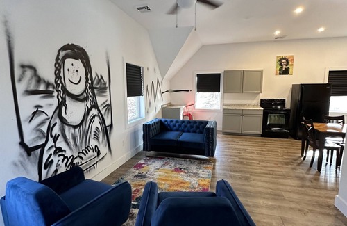 Red Hook Apartment | Hudson Valley - Soulful Sounds and Artistry
