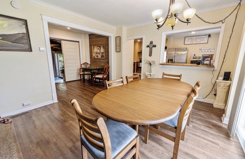 Virginia House | HUGE 5-BR Home w/Movie Theater, Arcade, & Patio!