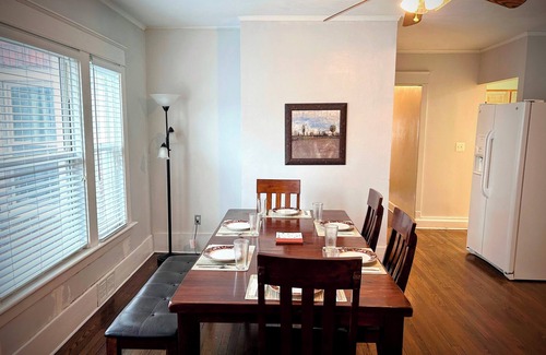 Erie House | HUGE 6-bed 4-bath house in Erie - perfect for large groups or families