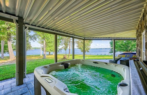 Bumpass House | Huge 8BR Lakefront Lake Anna, Beach, Dock, Hot Tub