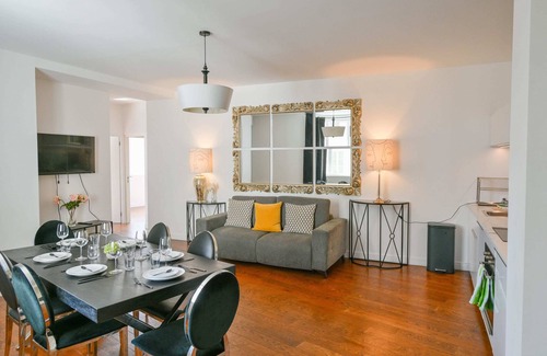 Montmartre Apartment | Huge and bright 4BD for 10 guests Sacre-Coeur