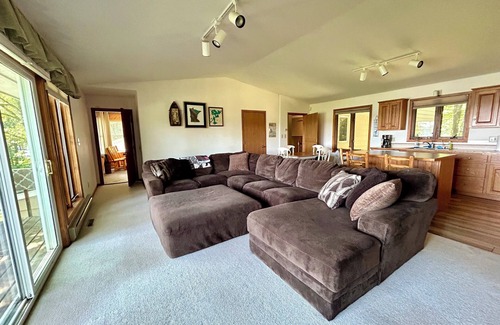 Bay Lake Cabin | Huge Lakefront 3bd + Loft + 2 Kitchen Cabin on Recreational Bay Lake- Game Room