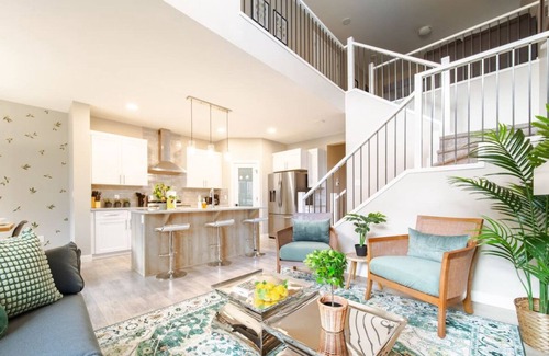 Southeast Edmonton House | Huge Modern Home | Sleeps 12 | Near Airport | Yard