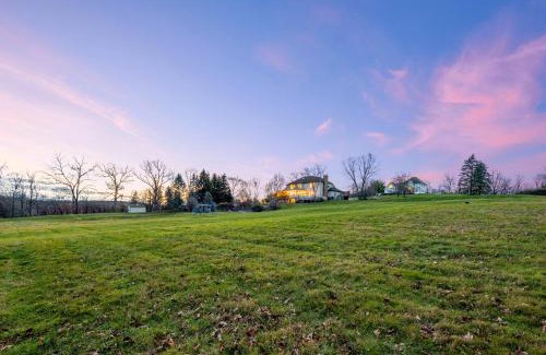 Goshen Villa | Huge Retreat w Alaska King, Pool & Jacuzzi Tub Indoor