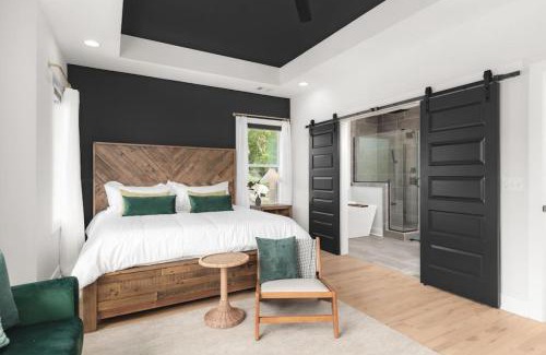 Cleveland Park House | Huge Rooftop Patio at this Stunning Spacious House