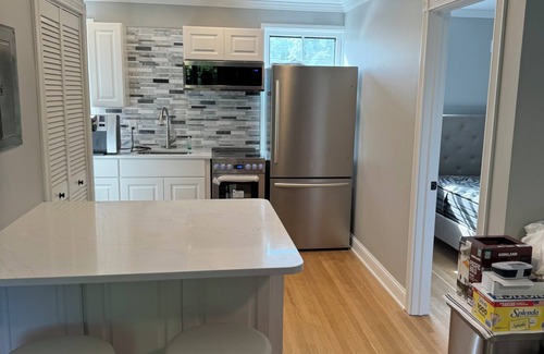 Norwichtown House | Huge Spacious 7-bedroom house with WiFi, AC and a Pool in wonderful Norwich