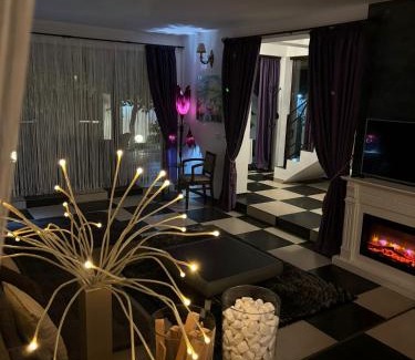 Costinesti Villa | Hugo's House