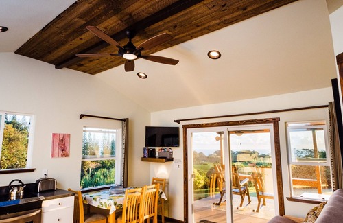 Hakalau Cottage | Hulili Tropical Fruit Farm - Pineapple Cottage