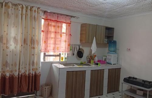 Naro Moru Apartment | Humility - Olive