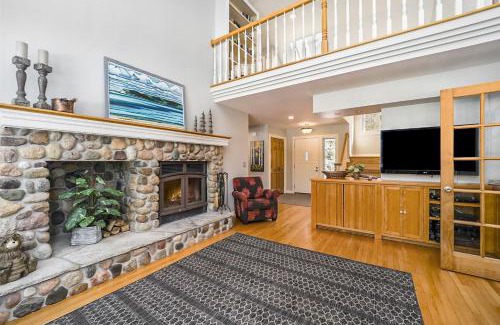 Maple City House | Hunnypot Pines