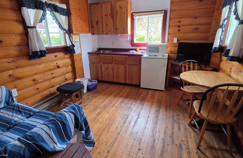 Hunts Point Cabin | Hunts Point 1-BR Coastal Retreat - Cottage # 5