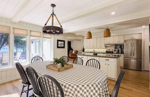 Huron-Kinloss Cottage | Huron Shores - lake view hot tub! - Private Lake Access