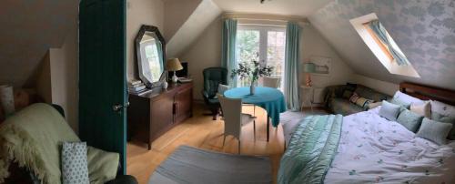 Camberley Bed & Breakfast | Hurstbourne