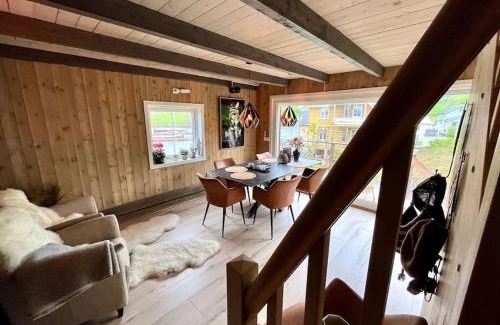 Valsoyfjord House | Hus ved Valsøyfjorden